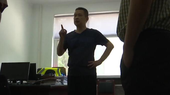 DƬ